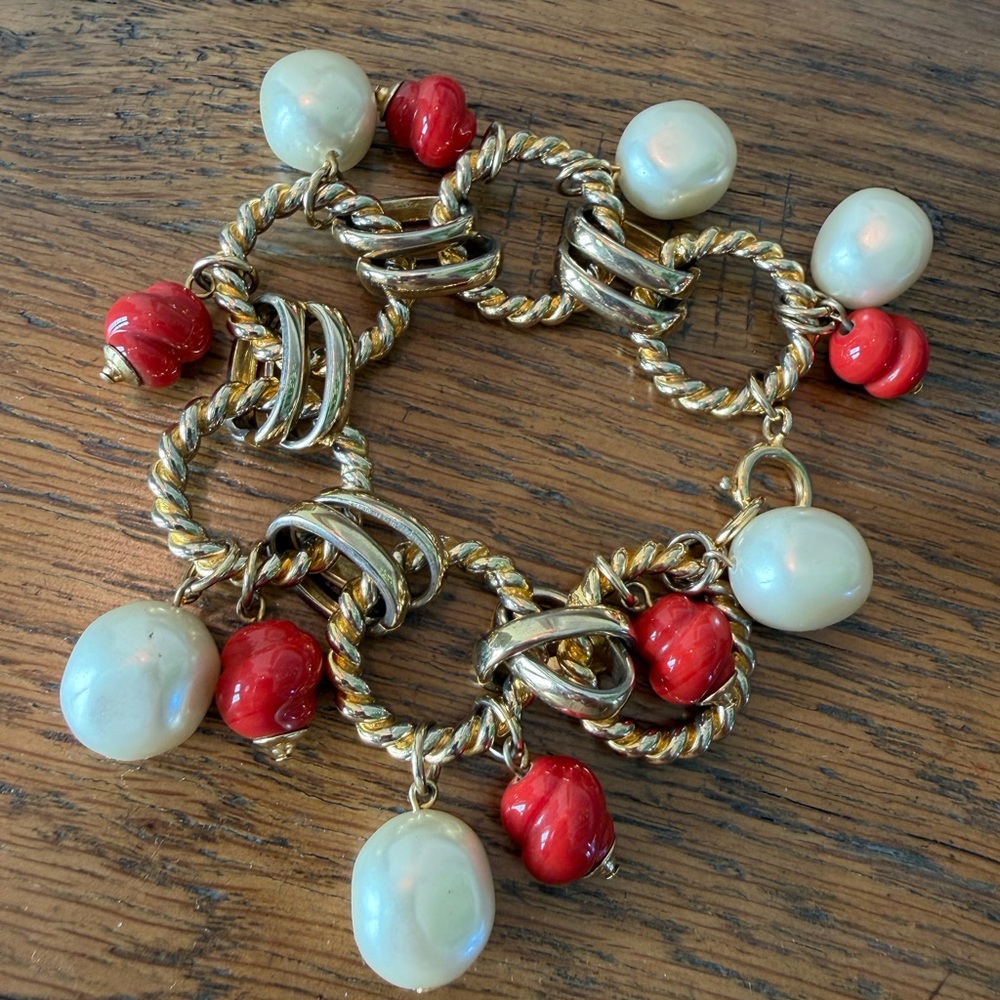 Vintage glass bead bracelet